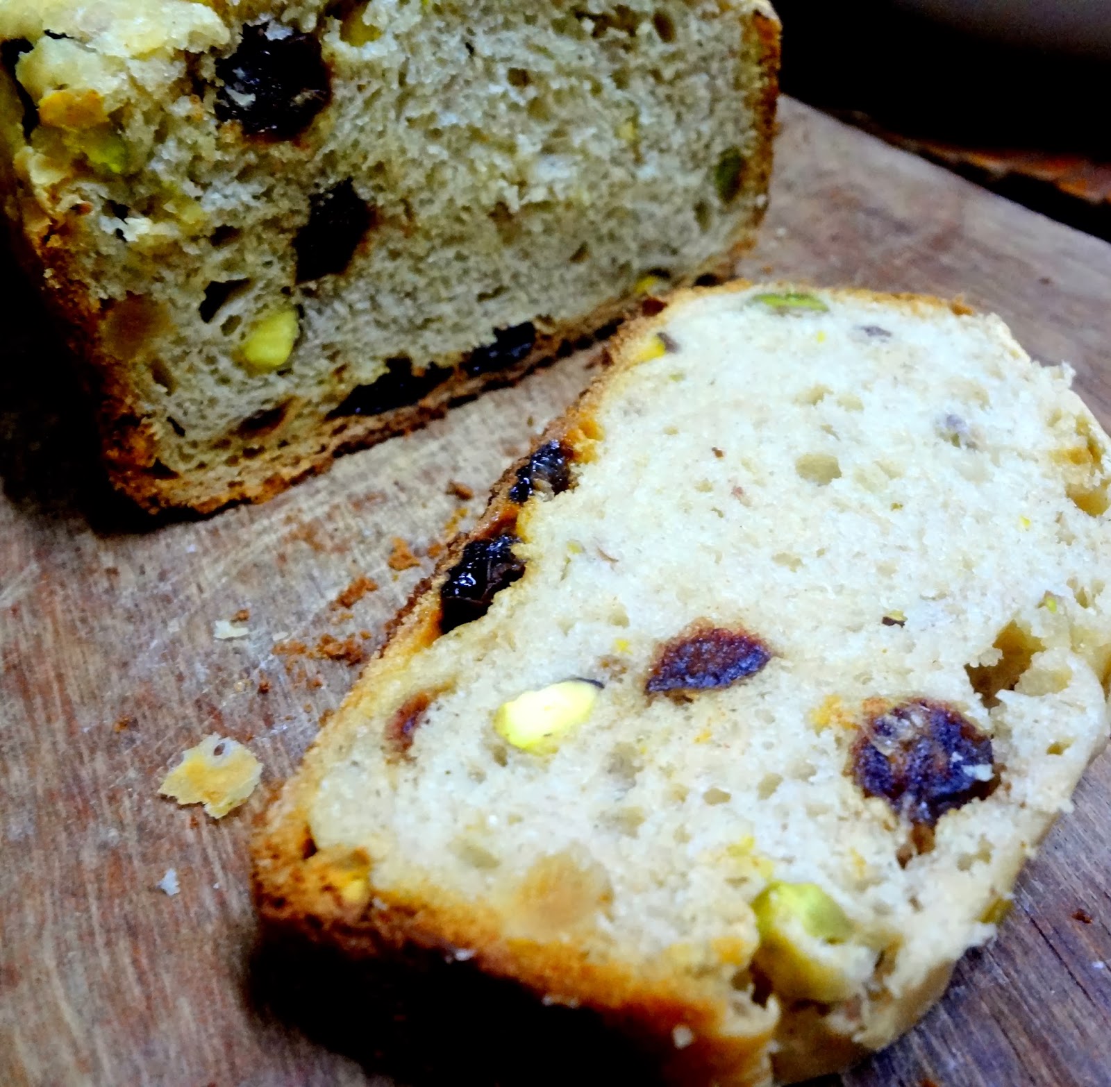 Whole wheat Fruit and nut bread