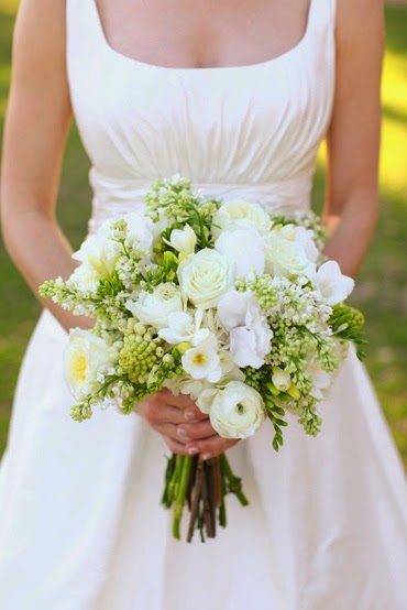 white and green flowers bouquet http