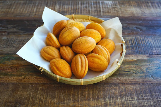 chinese new year kuih bahulu