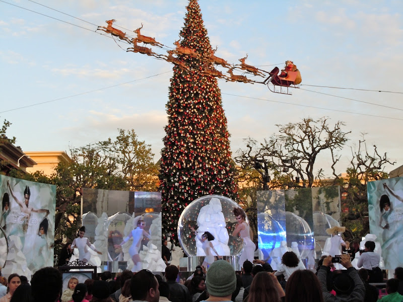 Mac Glitter and Ice skaters The Grove 2011