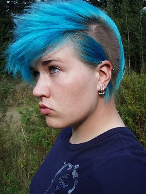 Beautiful Emo Medium Hair hairstyles for girls with medium hair and bangs. Beautiful Emo Medium Hair
