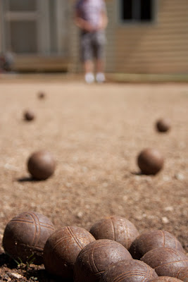 http://4.bp.blogspot.com/-BmUTU0o5aJU/TxJ8S0r4WXI/AAAAAAAAPNQ/eo2TNBbF_uM/s1600/la-petanque+petanques.jpg