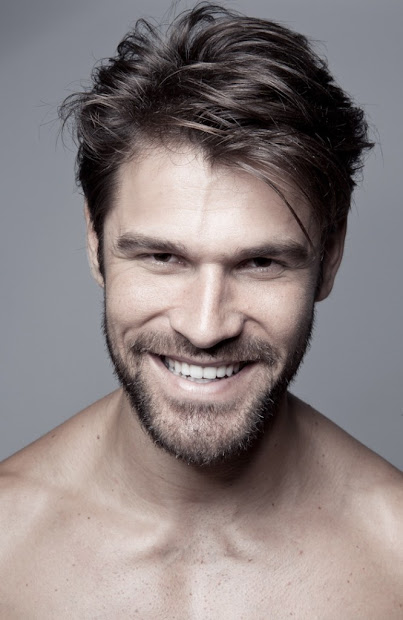 men short hairstyle with beard