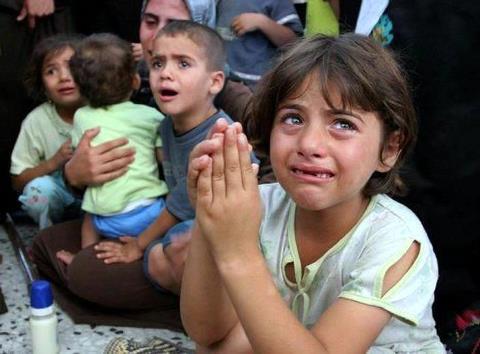 ISRAEL BOMBARDEA LA FRANJA DE GAZA (SIN COMENTARIOS) FOTOS Y QUE CADA CUAL JUZGUE LO QUE SUCEDE Ni%C3%B1a+de+Gaza