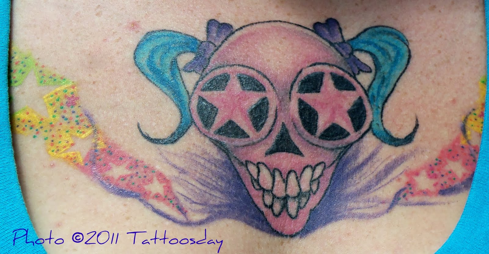 flower tattoo, women back flower tattoo, women back