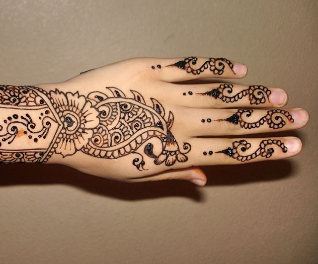 ~Beautiful~Leatest~ Karwa Chauth Mehndi Design Images Wallpaper 2015 ~Beautiful~Leatest~ Karwa Chauth Mehndi Design Images Wallpaper 2015