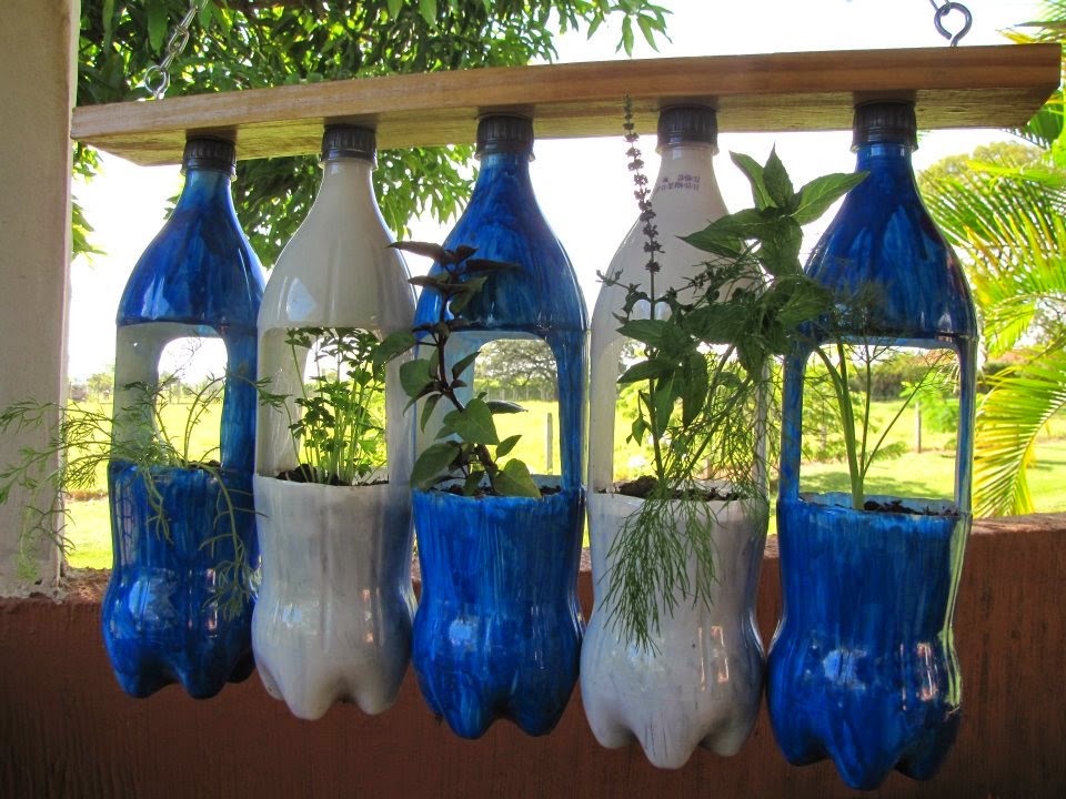 Horta de garrafas PET