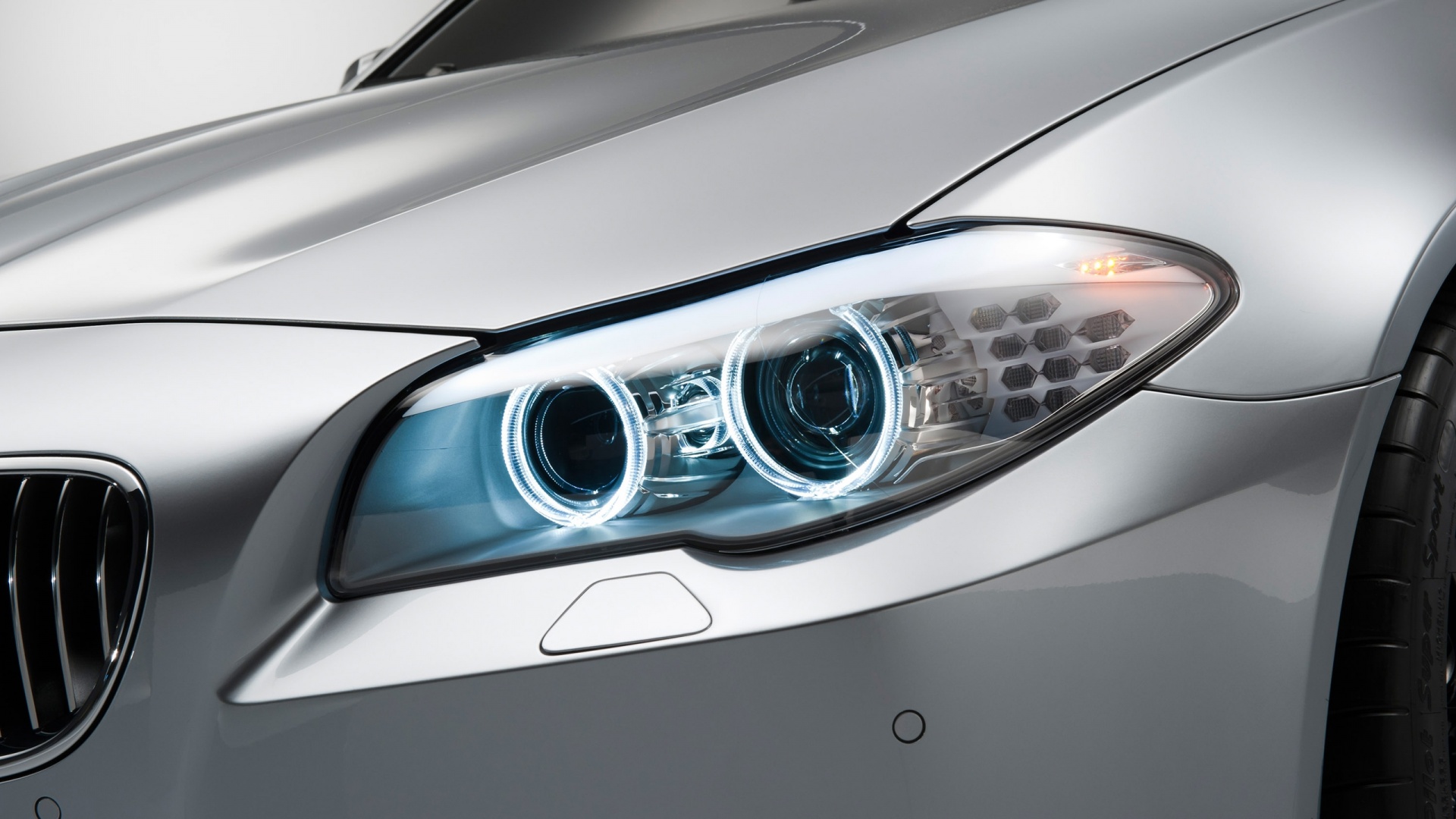 http://4.bp.blogspot.com/-Bn_ZVr24Iog/UI9_Ie5b4TI/AAAAAAAANIA/dEK3__V_7Sg/s0/2012-bmw-m5-concept-blue-angel-1920x1080.jpg