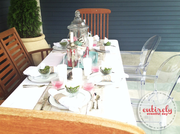 Beautiful table idea for a sophisticated beach party! entirelyeventfulday.com #party #summer #beachparty