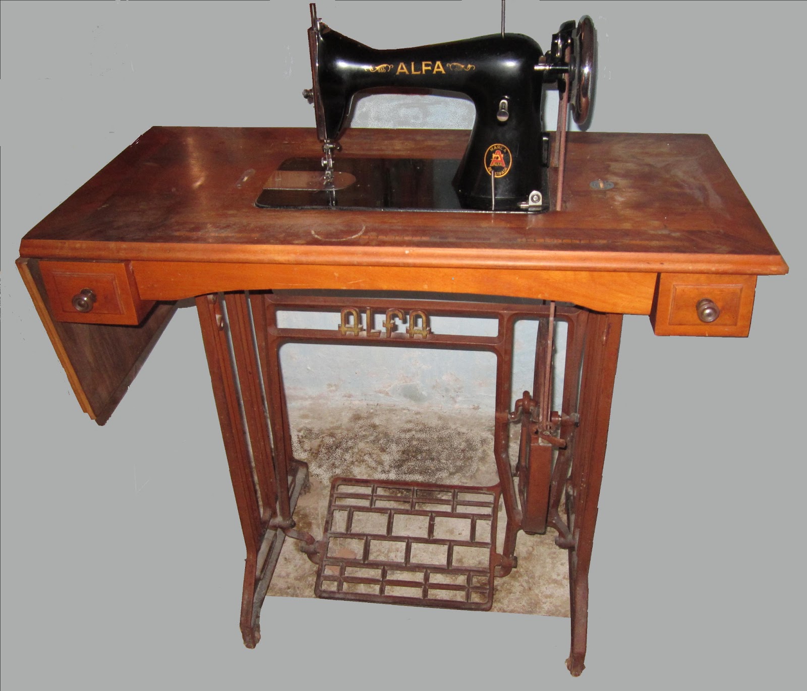 Mis experiencias mis imágenes: Máquina de coser antigua, Alfa.