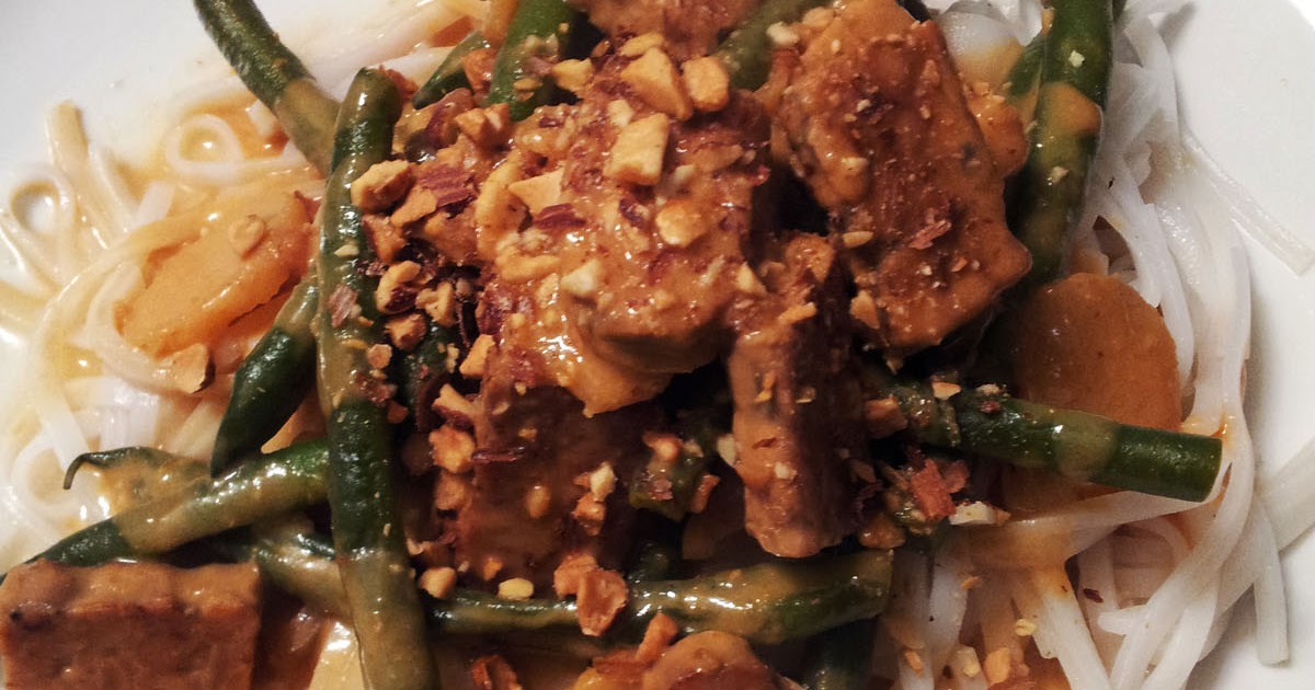 A Profound Hatred of Meat Indonesian Tempeh with Peanuts and Green