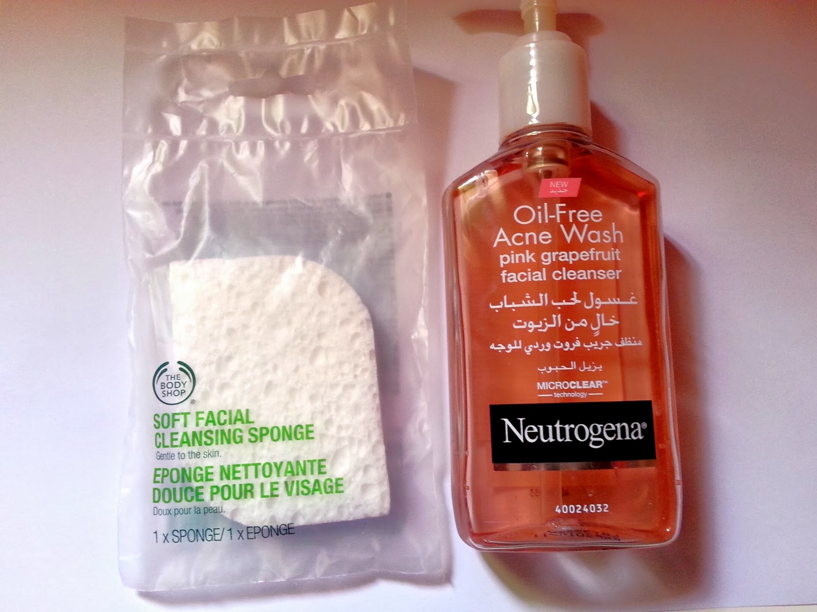 Yaz Diaries Review the body shop soft facial cleansing sponge