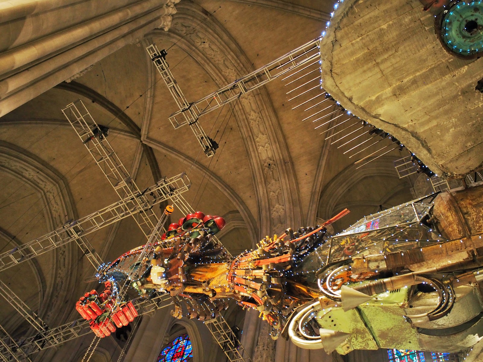 Bird on a Wire #birdonawire #phoenix #xubing #stjohnthedivinecathedral #art #nyc ©2014 Nancy Lundebjerg Bird on a Wire #birdonawire #phoenix #xubing #stjohnthedivinecathedral #art #nyc ©2014 Nancy Lundebjerg