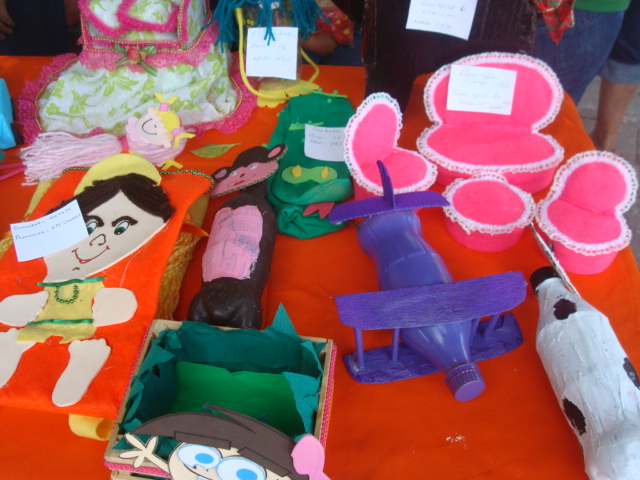 juguetes con material de desecho