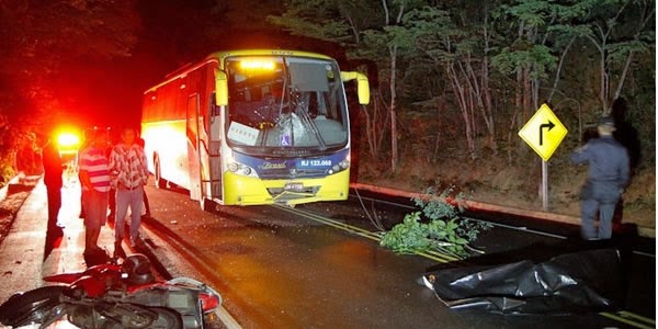 Motociclista morre ao colidir moto com ônibus na BR-356 perto de Outeiro