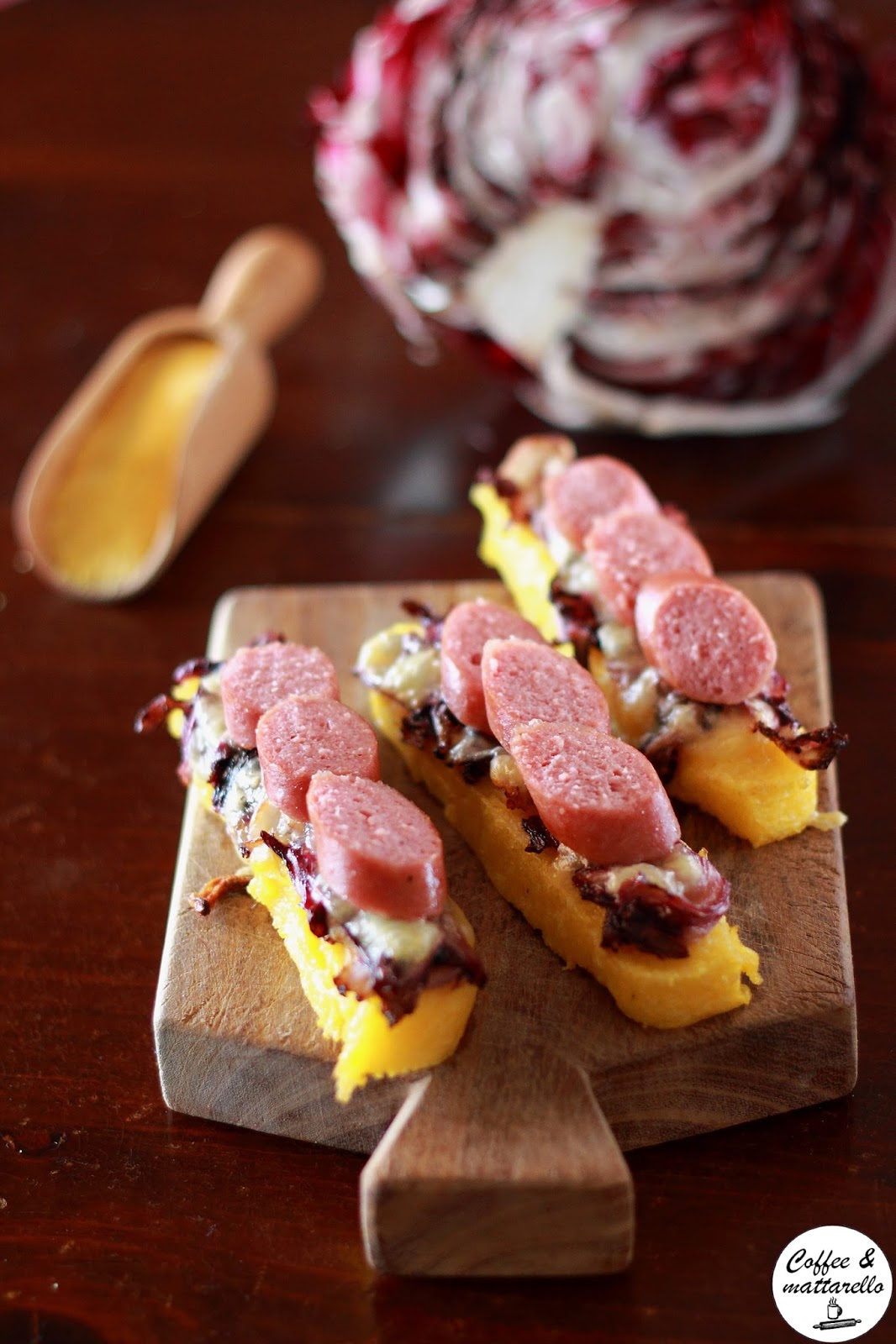 Crostini con spuma di mortadella e radicchio Cotto e Postato