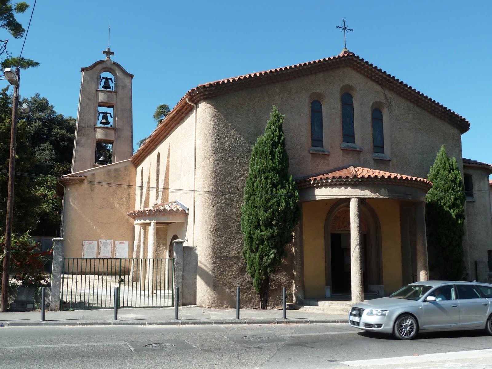 Cloches de Provence Marseille (les Trois Lucs) Église Sainte Rita
