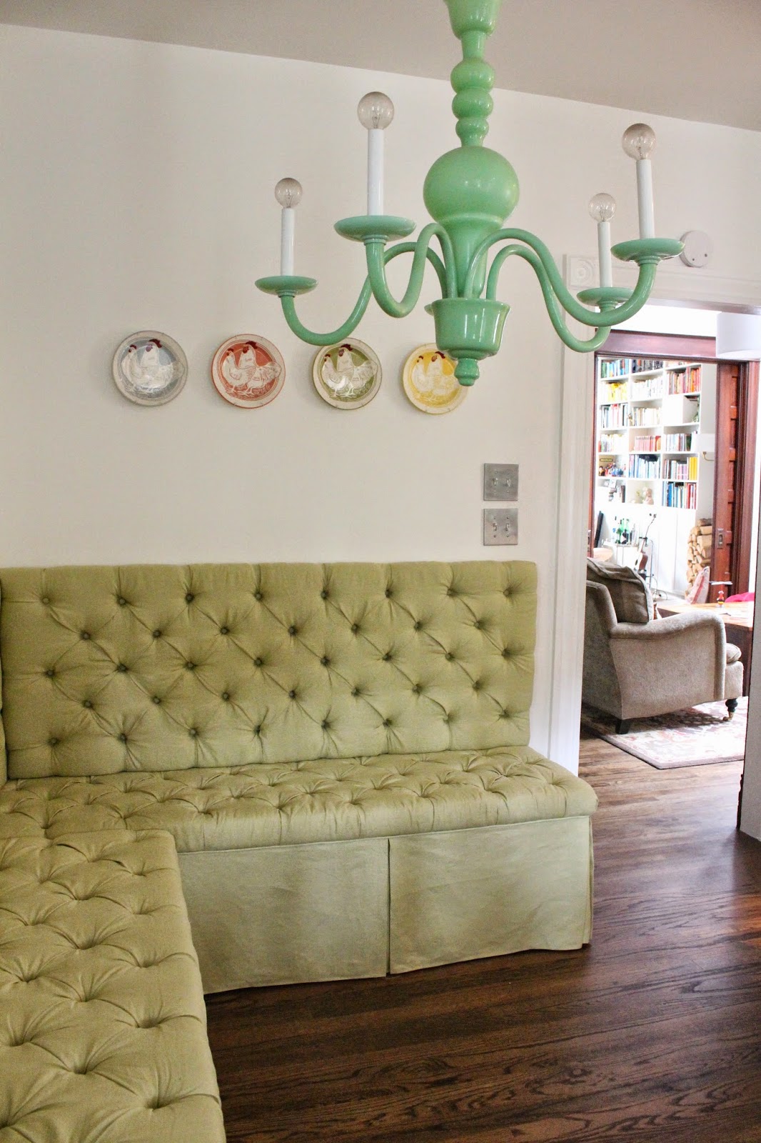 Back on Festive Road DIY kitchen banquette reveal