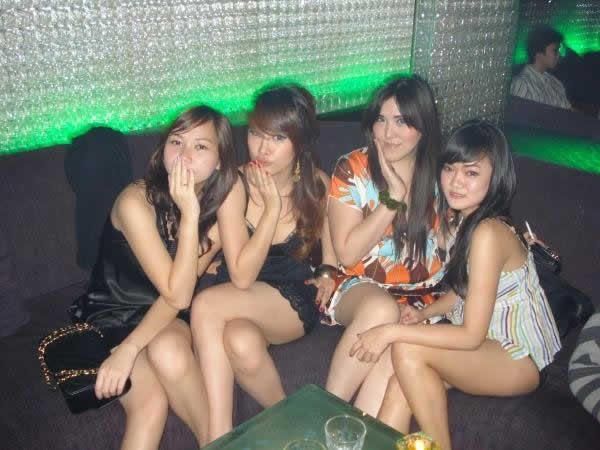 2011 Jakarta Nightlife's Top 100 Bars & Nightclubs 