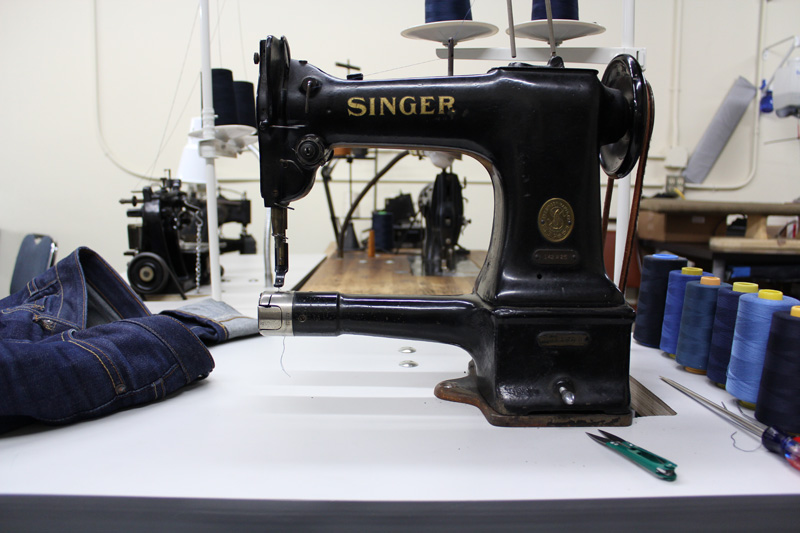 Singer darning machine Singer, Sewing machine, Machine