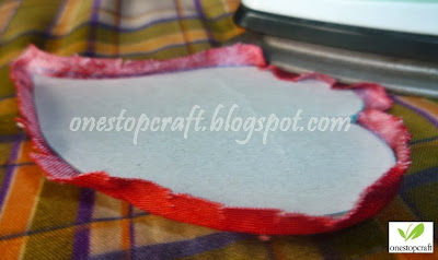 melipat lebihan kain sesuai pola karton melipat lebihan kain sesuai pola karton