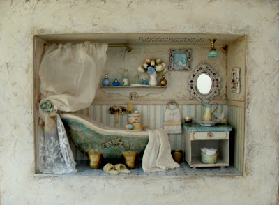 Patricia Cruzat Artesania y Color: Cuadro de Baño con Miniaturas