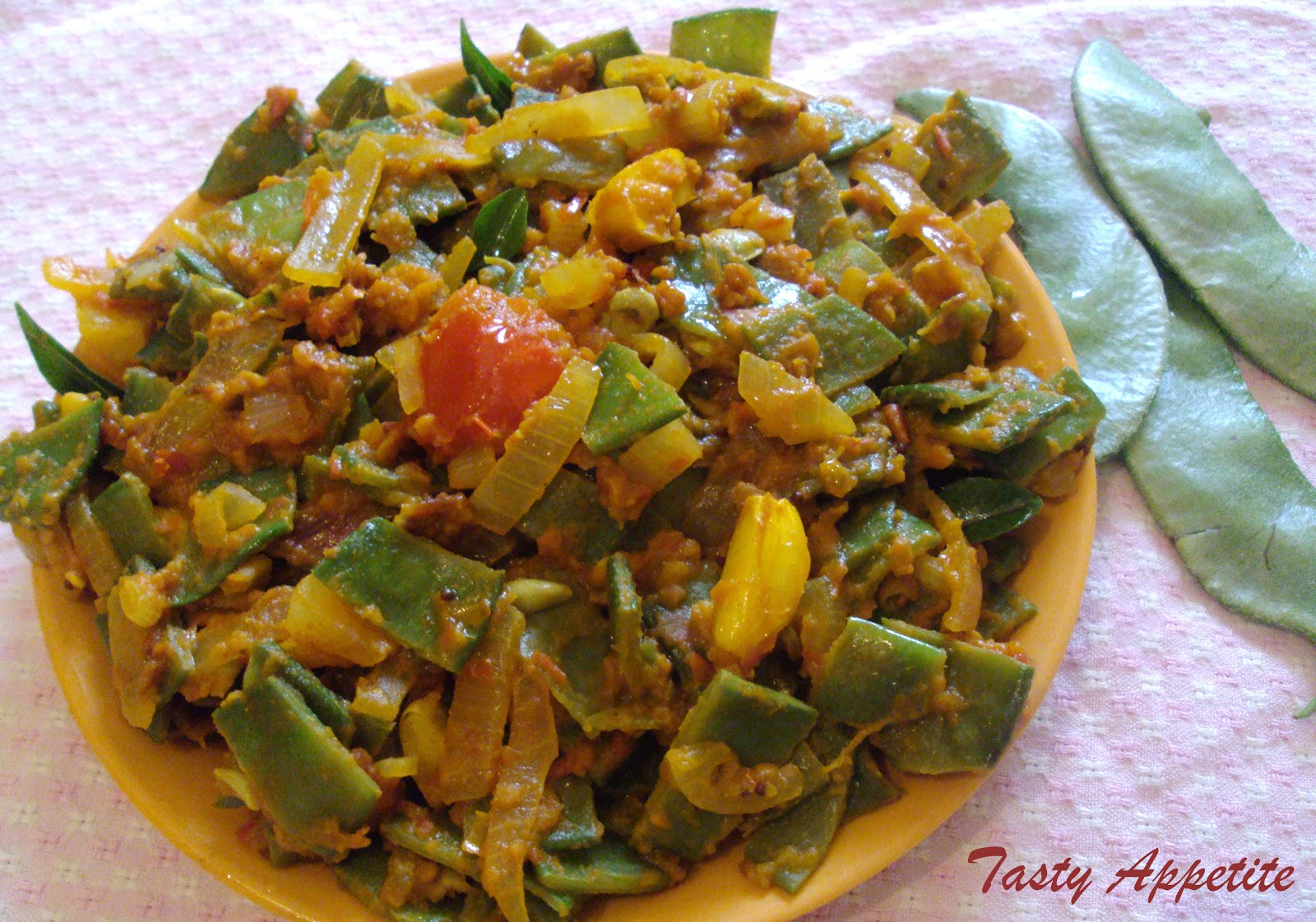Avarakai Poriyal / Broad Beans Fry / Indian Beans Fry