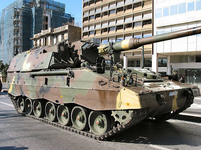 Panzerhaubitze PzH 2000 tank - Future Weapons
