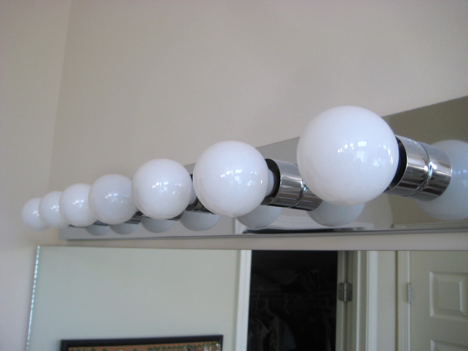 Savvy Chic Home: Hollywood Bathroom Lighting- GONE!