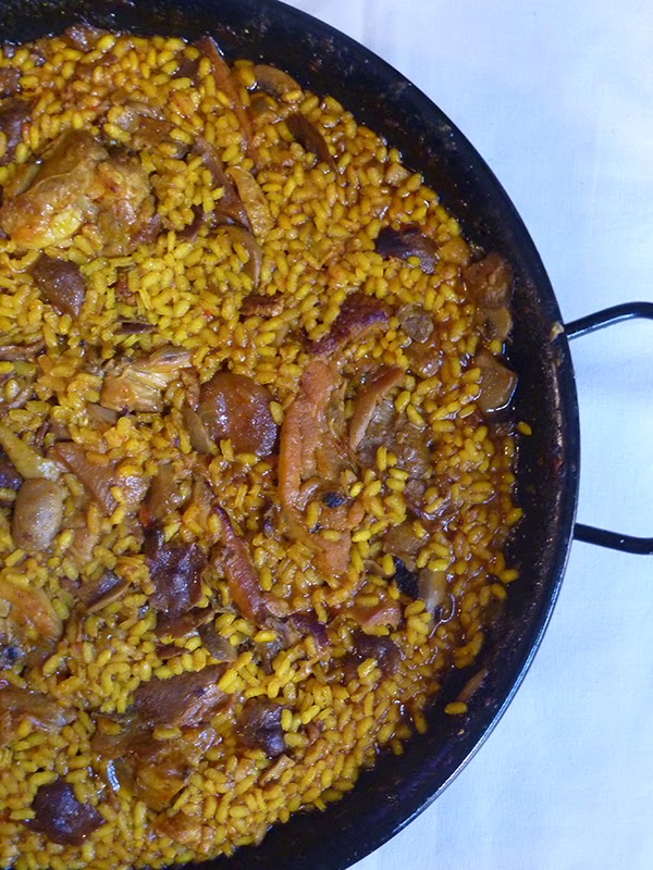 Charo y su Cocina PAELLA DE CARNE Y SETAS (TRADICIONAL)