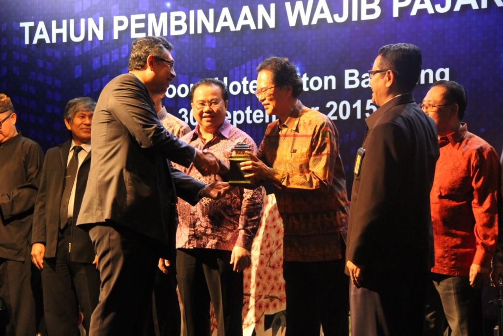 KPP Pratama Bandung Cibeunying Beri Penghargaan Kepada ...
