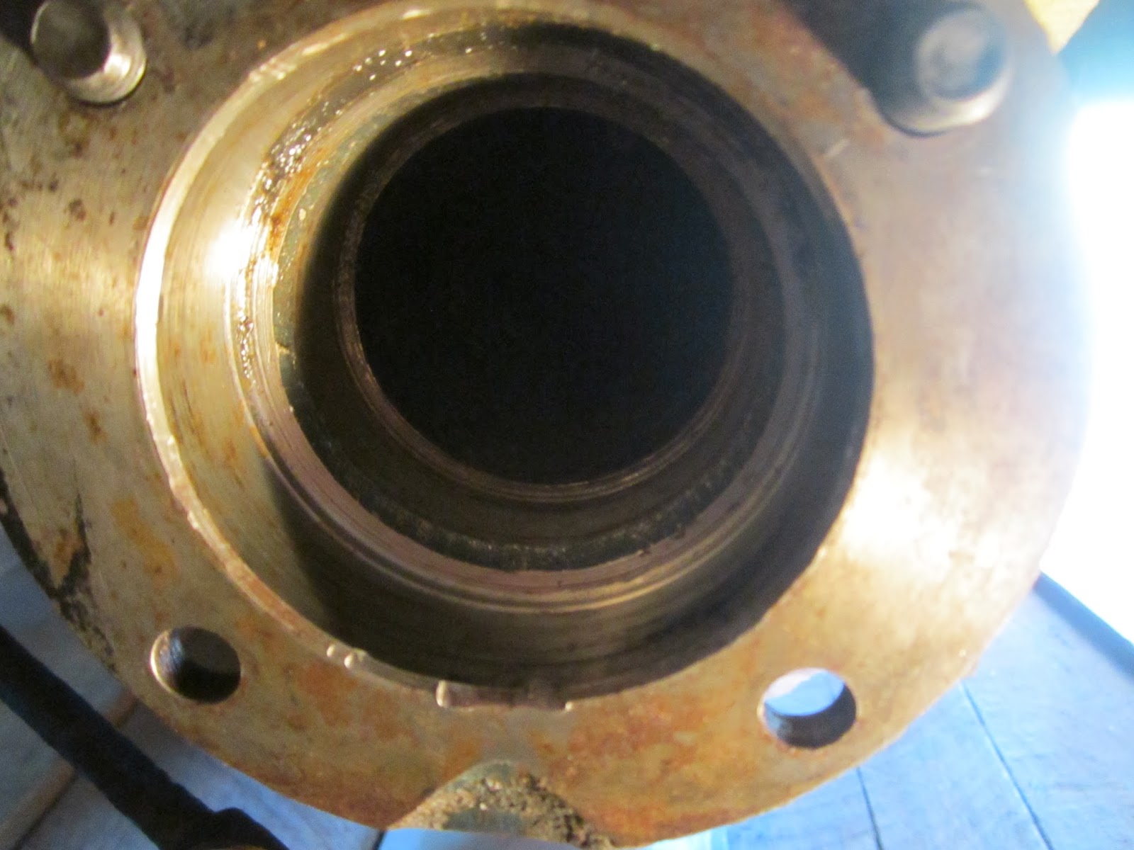 Old oil seal inside the rear axle Volvo Amazon Old oil seal inside the rear axle Volvo 122S