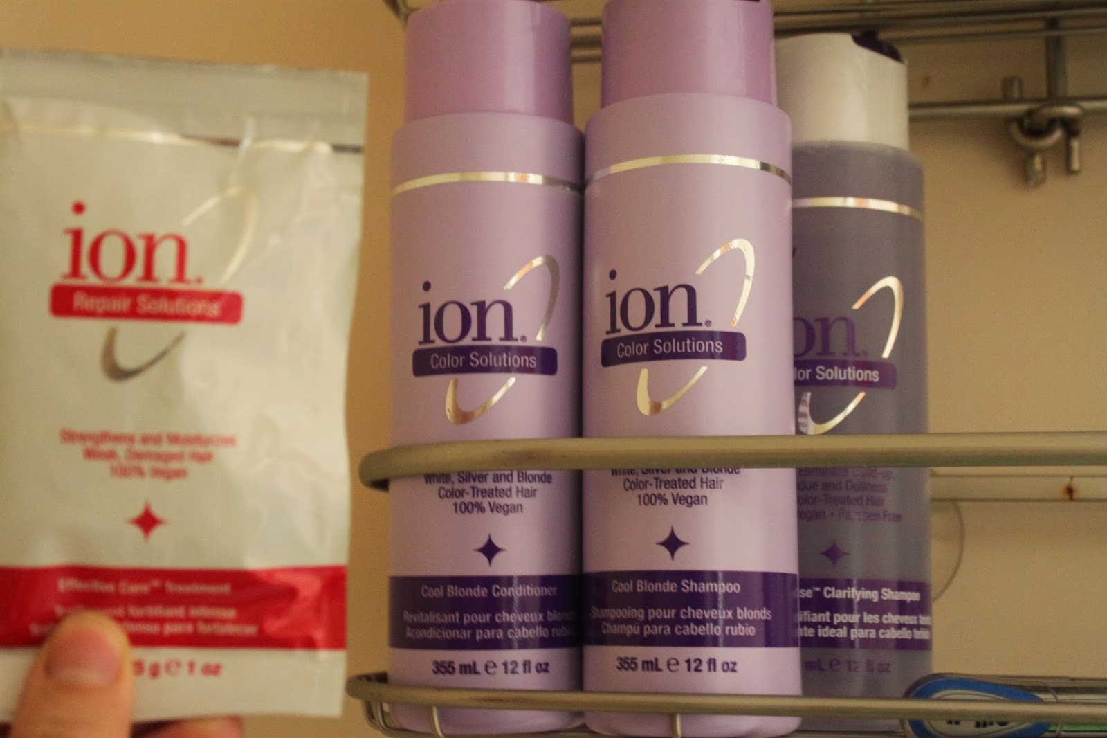 Autumn Evelyn Frugal Hair CareHow to Bleach Your Own Hair and My