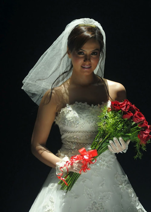 sana khan in wedding dress unseen pics