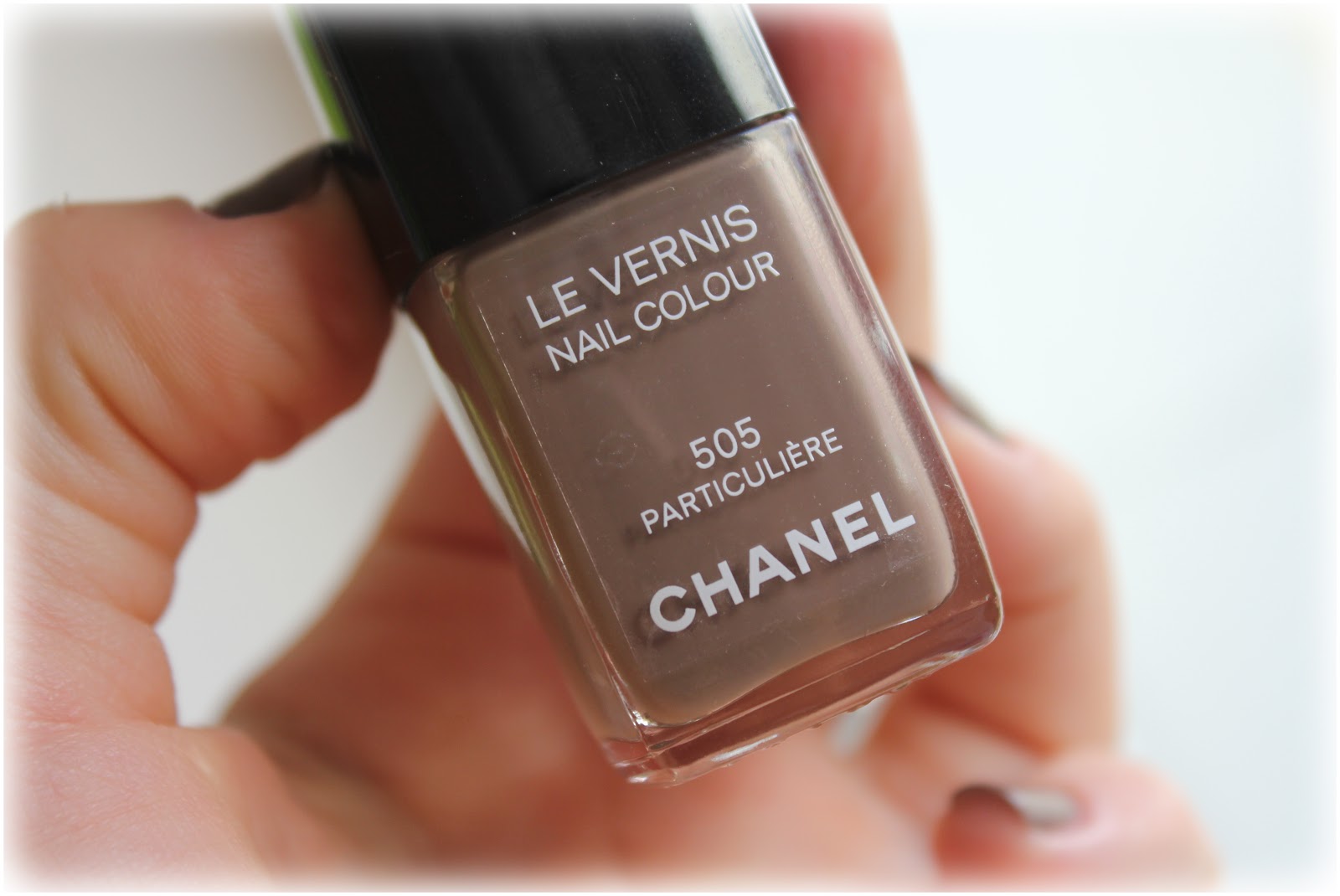 Chanel Le Vernis Longwear Nail Colour in Particuliere - wide 9