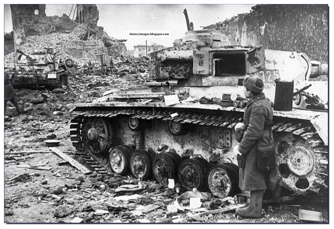 HISTORY IN IMAGES Pictures Of War, History , WW2