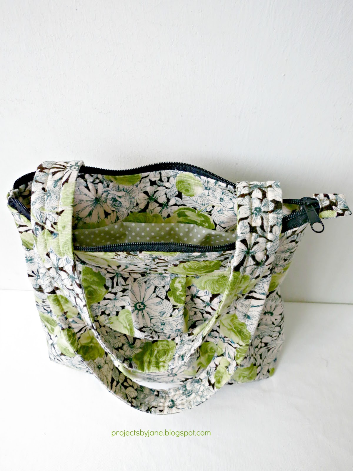 The return of the pleated bags Projects by Jane