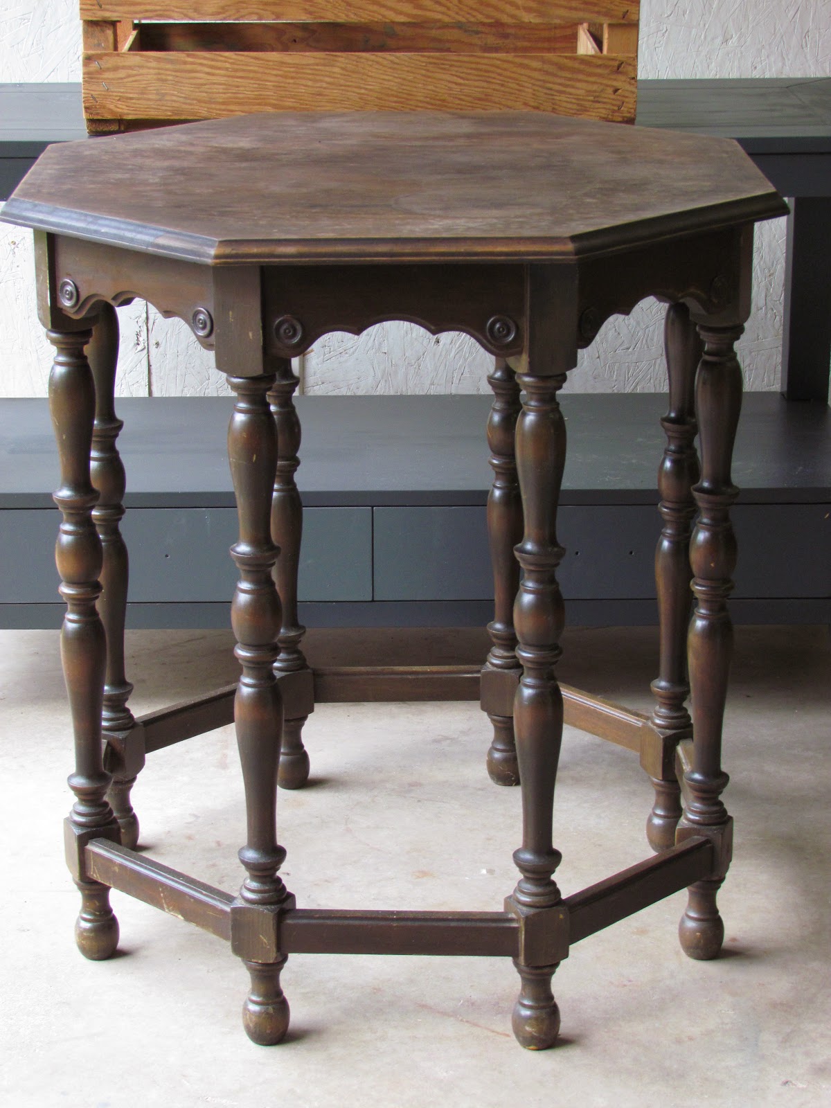 Wildwood Creek White Octagon Table