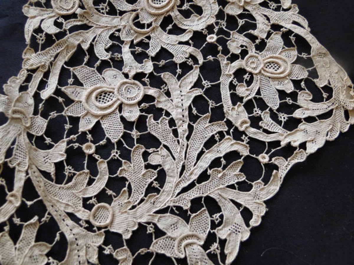 Buyer & Seller of Antique Lace, Fine Linens, Vintage Clothing, Haute