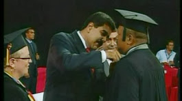 Presidente Maduro en acto de grado