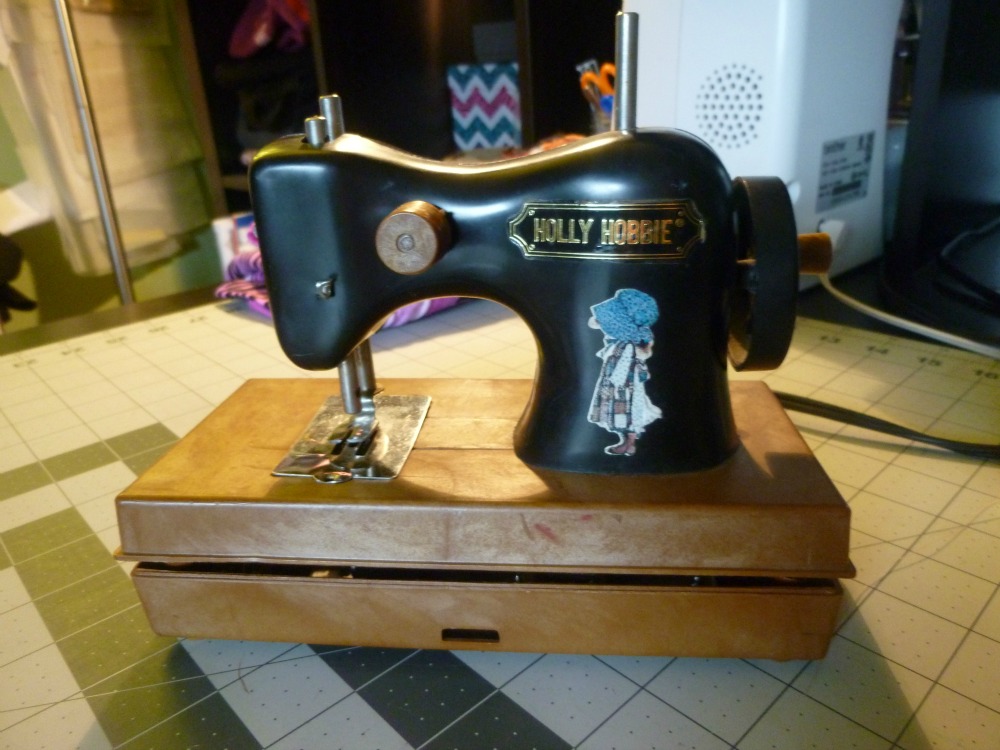 110 Creations Holly Hobbie Vintage Toy Sewing Machine