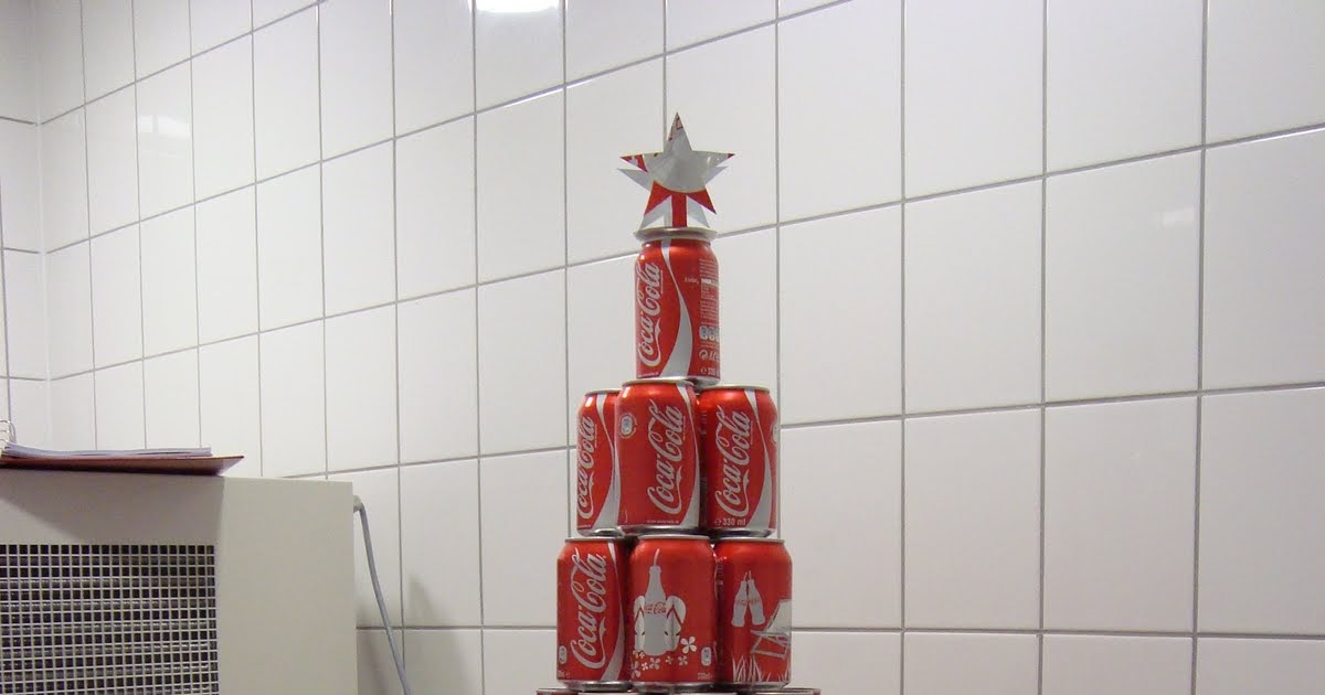 Oh look! A soda can Christmas tree The finished Coke can Christmas tree