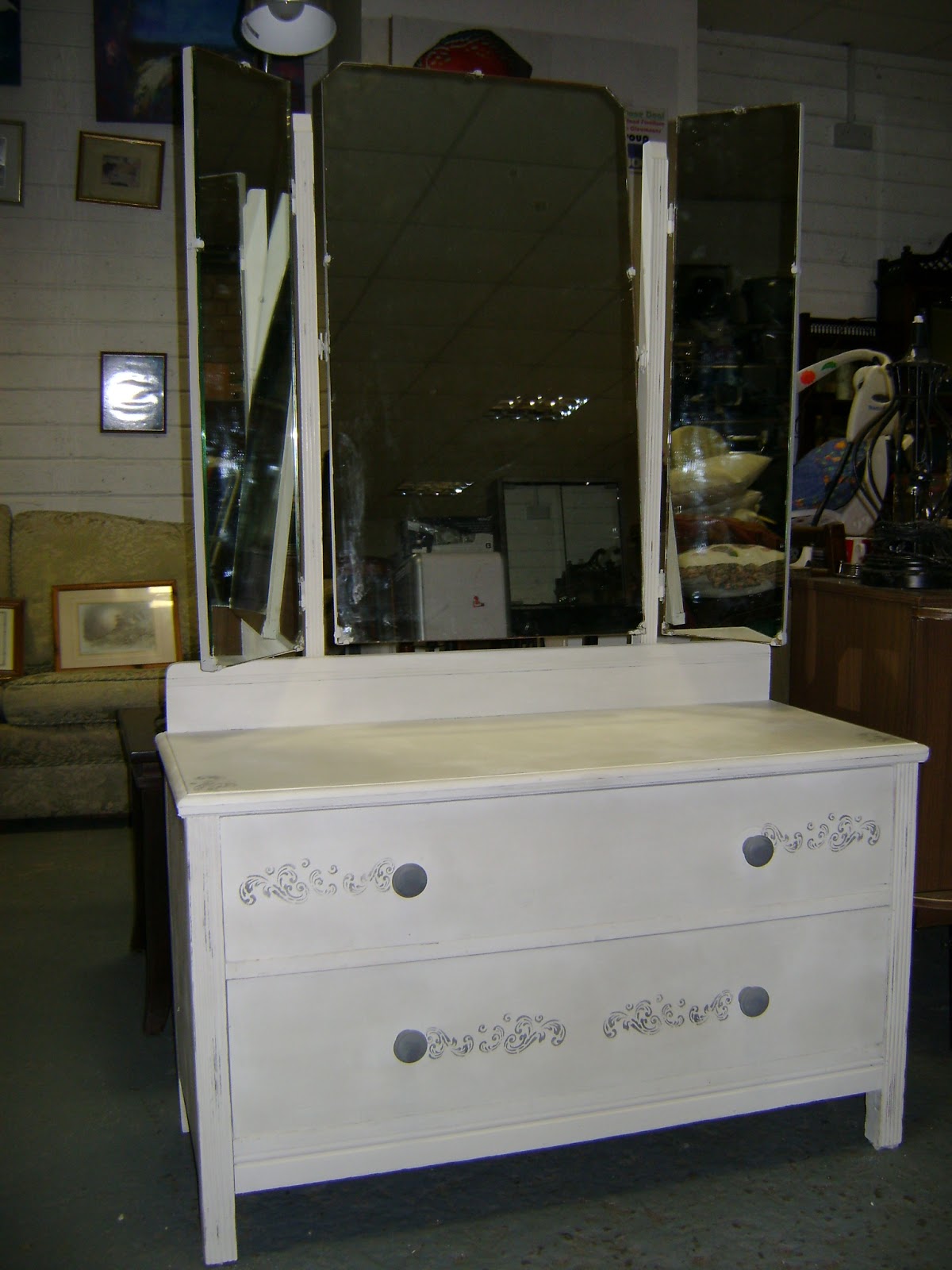 Deccie's Done Deal Second Hand Furniture & House Clearances Up