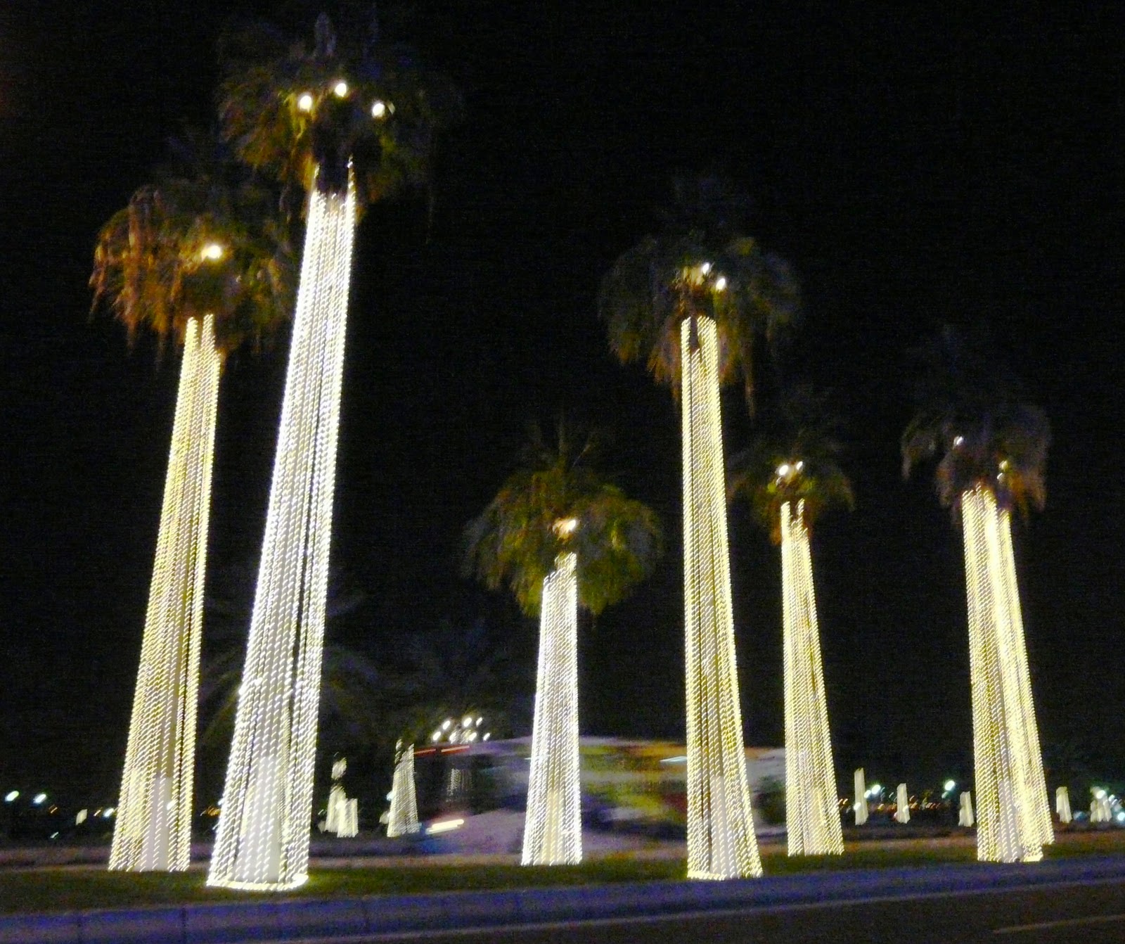 Chutes in Qatar Christmas Traditions and Surprises