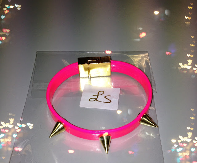 Pulsera-rosa-fluor-pinchos-la-señorita