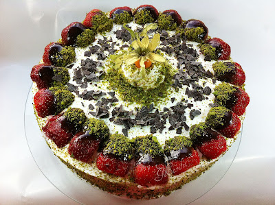 [Resim: cilekli+3+katli+pasta1.jpg]