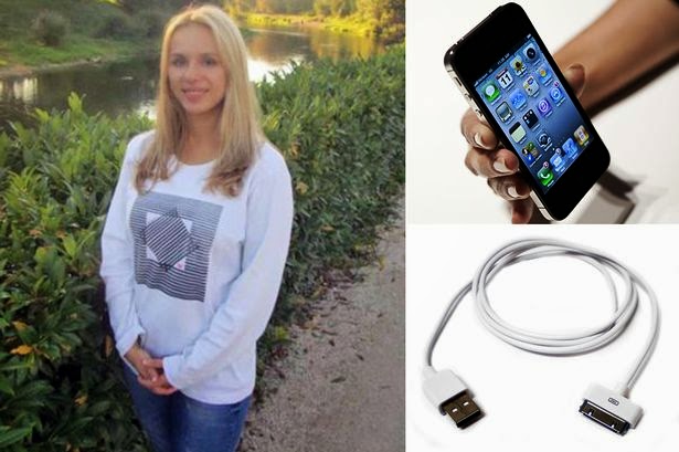 Wanita Ini Tewas Tersetrum iPhone Saat Mandi Wanita Ini Tewas Tersetrum iPhone Saat Mandi