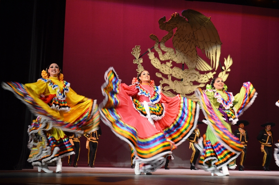 Centro Cultural Tijuana - CECUT: LLENAN EL CECUT RITMOS Y COLORES DEL FOLCLOR NACIONAL CON EL SEGUNDO FESTIVAL COREOGRÁFICO MÉXICO EN LA PIEL