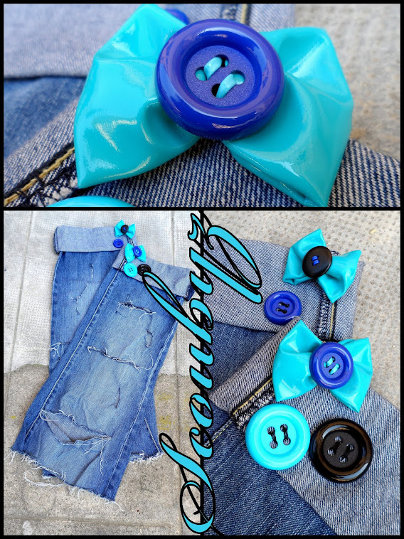 Guêtre en jeans clair + Assortiment Noeud vinyle turquoise/Boutons bleu electrik & noir