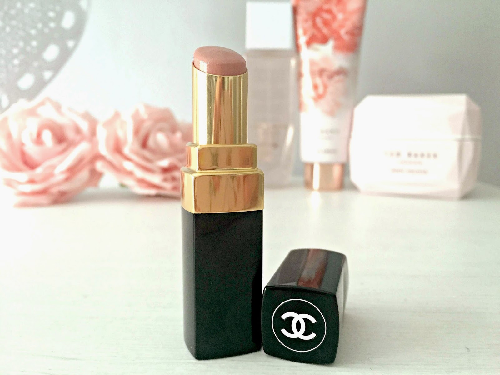 Chloe S Way Chanel Rouge Coco Shine Lipsticks Secret And Candeur